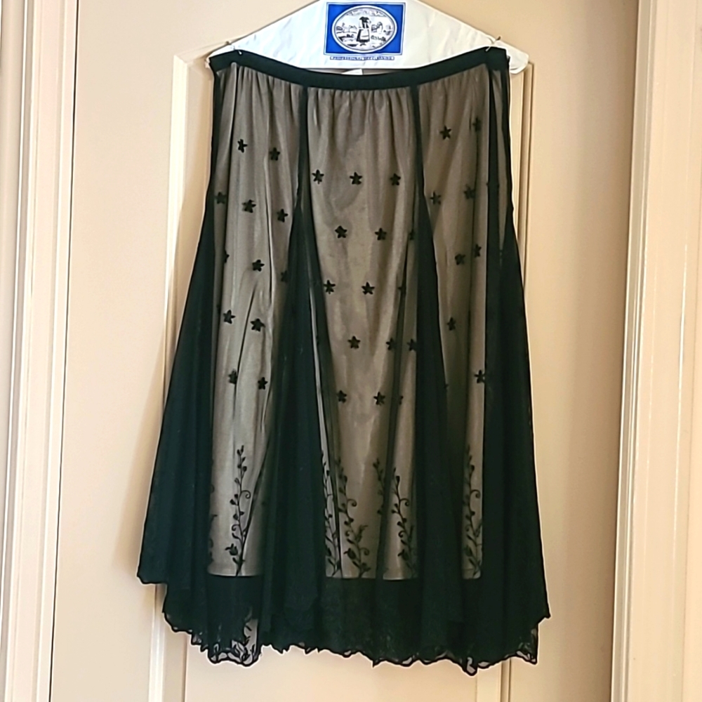 Woman's Skirt Size L Max Studio